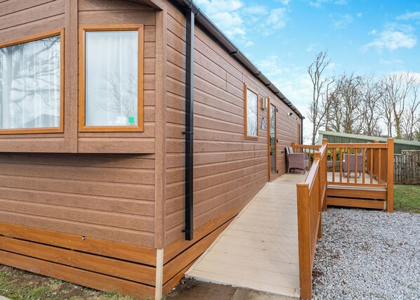 Unclassified image, 1 of 12, button