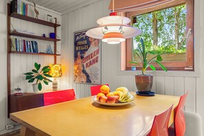 Standard Room | In-room dining