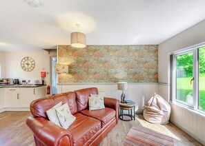 Unclassified image, 3 of 18, button