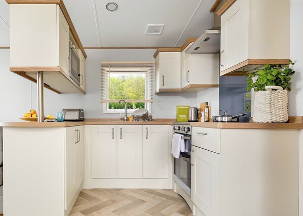 Unclassified image, 1 of 9, button