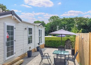 Outdoor dining - 2 bedroom accommodation in Penzance (Penzance)