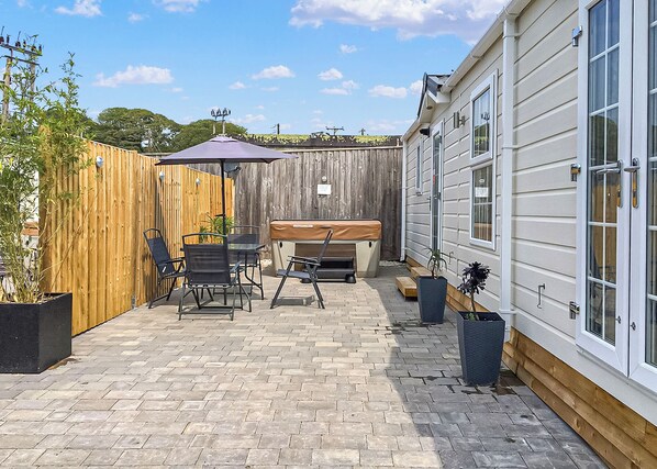 Outdoor dining - 2 bedroom accommodation in Penzance (Penzance)