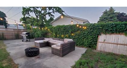 3-bedroom vacation home just a short walk to Lake Michigan