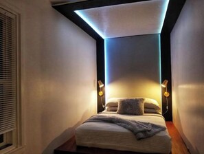 3 slaapkamers, een strijkplank/strijkijzer, reisbedje, wifi