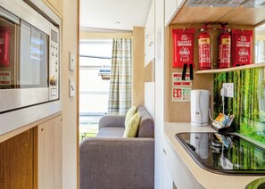 Fridge, toaster - Ensuite Glamping Pod – Otter (Notter Bridge, Saltash)