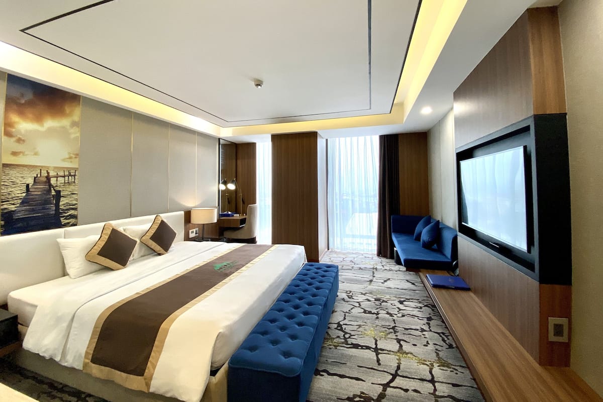 Deluxe Double or Twin Room | City view