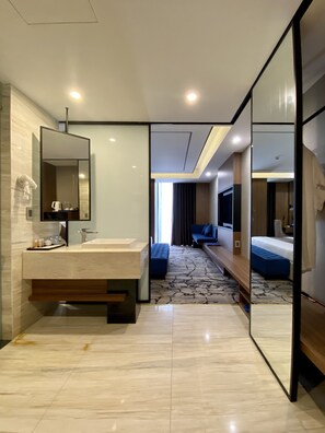 Free toiletries, hair dryer, bathrobes, slippers - Toan Thang Stone Hotel (Vinh)