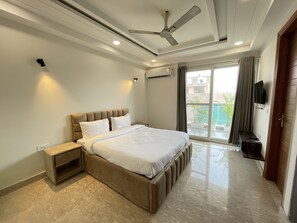 3 soverom, skrivebord, strykejern/-brett og wi-fi (inkludert)