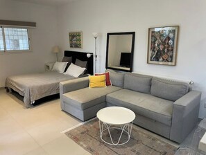 1 Schlafzimmer, Reisekinderbett, kostenloses WLAN, Bettwäsche