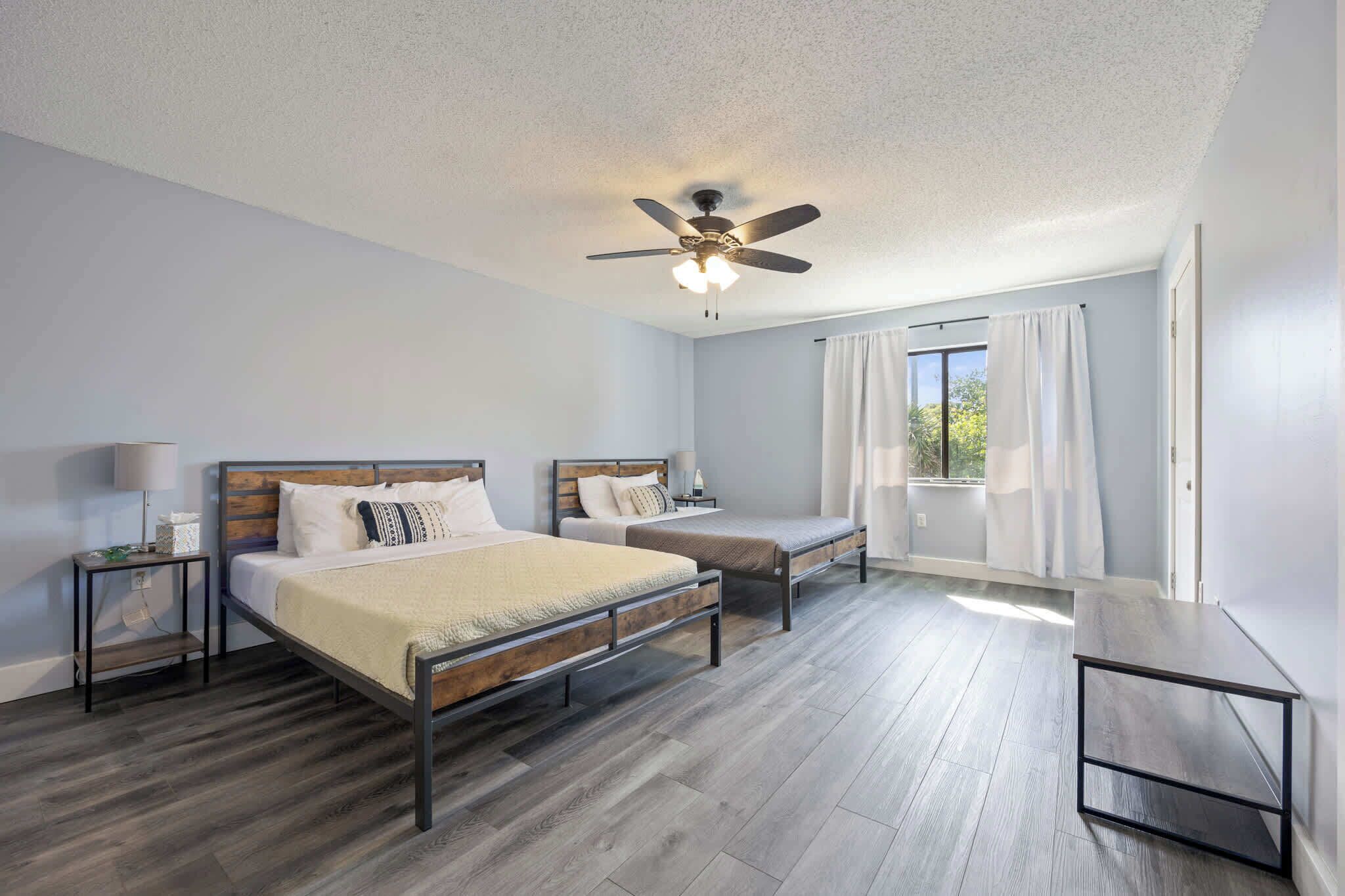 3 bedrooms, desk, iron/ironing board, travel cot