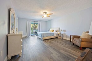 3 bedrooms, desk, iron/ironing board, WiFi