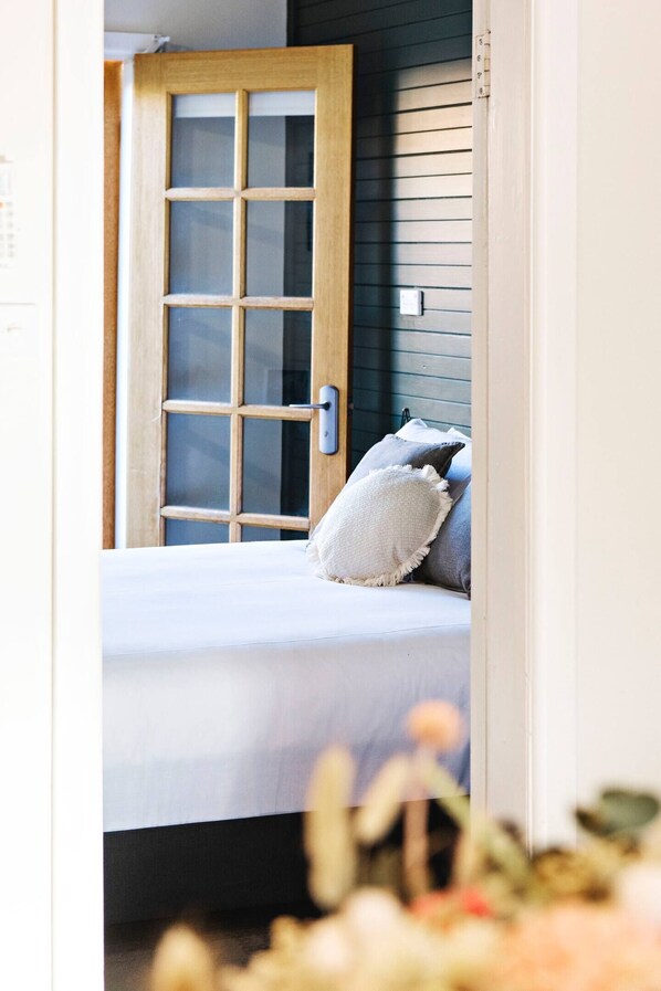 5 bedrooms, iron/ironing board, WiFi, bed sheets - A spacious entertainer in town (Mudgee)