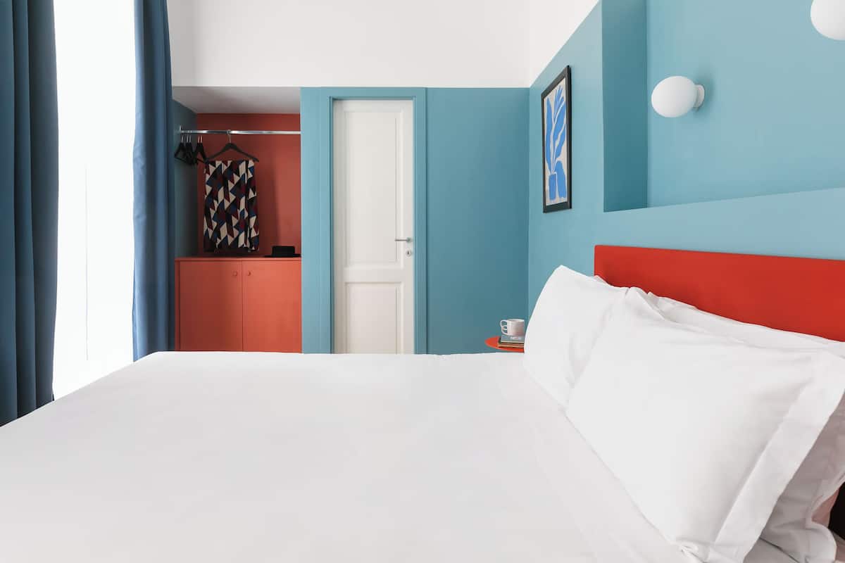 Kamar Klasik | 1 kamar tidur, brankas, meja kerja, dan tirai kedap cahaya