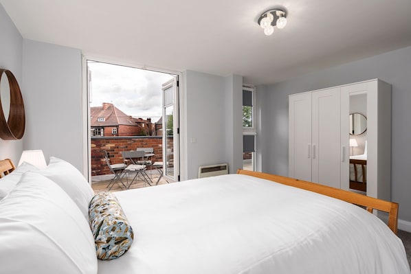 2 bedrooms, iron/ironing board, free WiFi, bed sheets