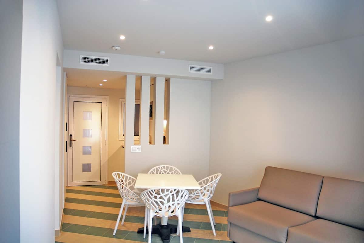 1 bedroom, in-room safe, bed sheets