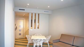 1 slaapkamer, een kluis op de kamer, beddengoed