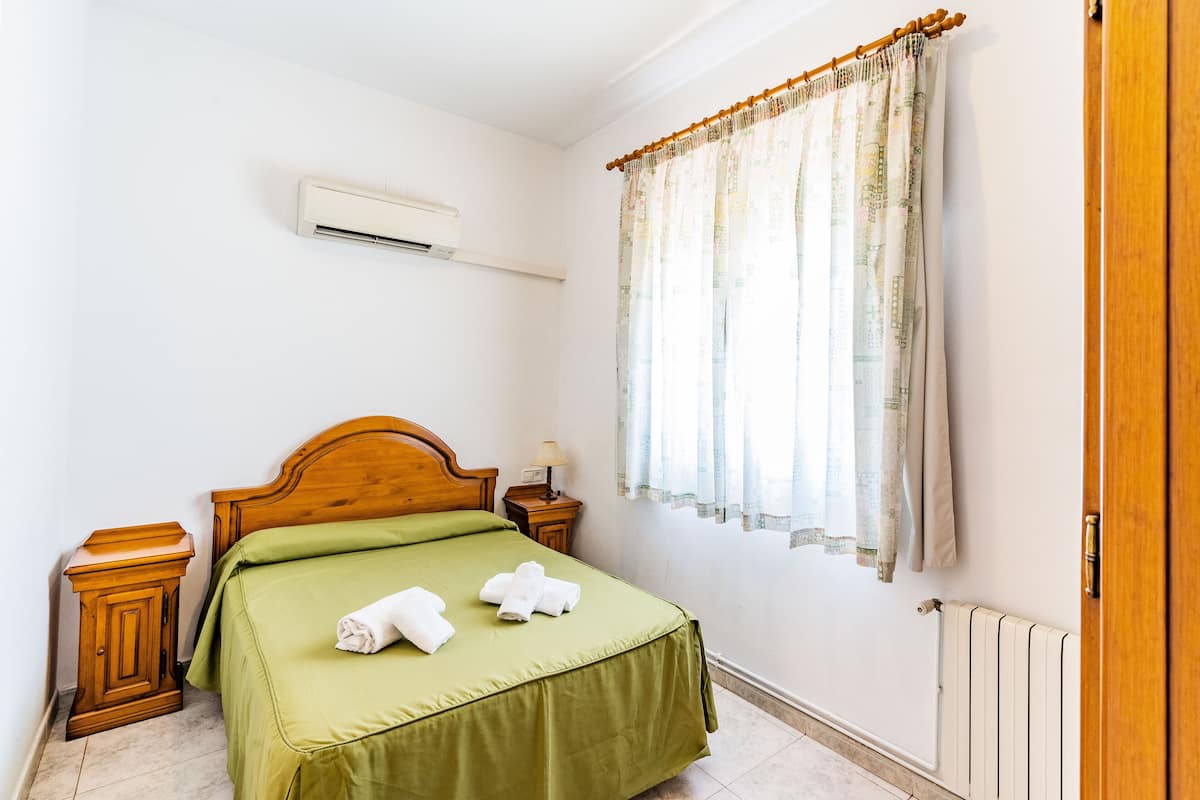 Comfort Apartment | 2 bedrooms, in-room safe, bed sheets