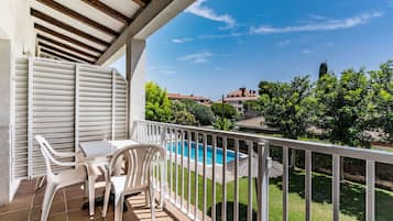 Standard Apartment | Terrace/patio