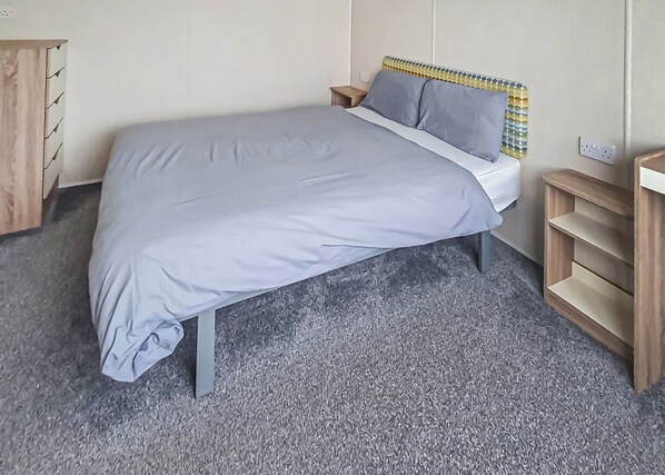 2 bedrooms, free Internet