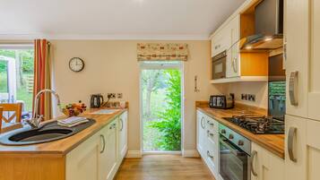 Fridge, oven, stovetop, toaster