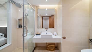 Family Room | Bathroom | Shower, hair dryer, bathrobes, slippers