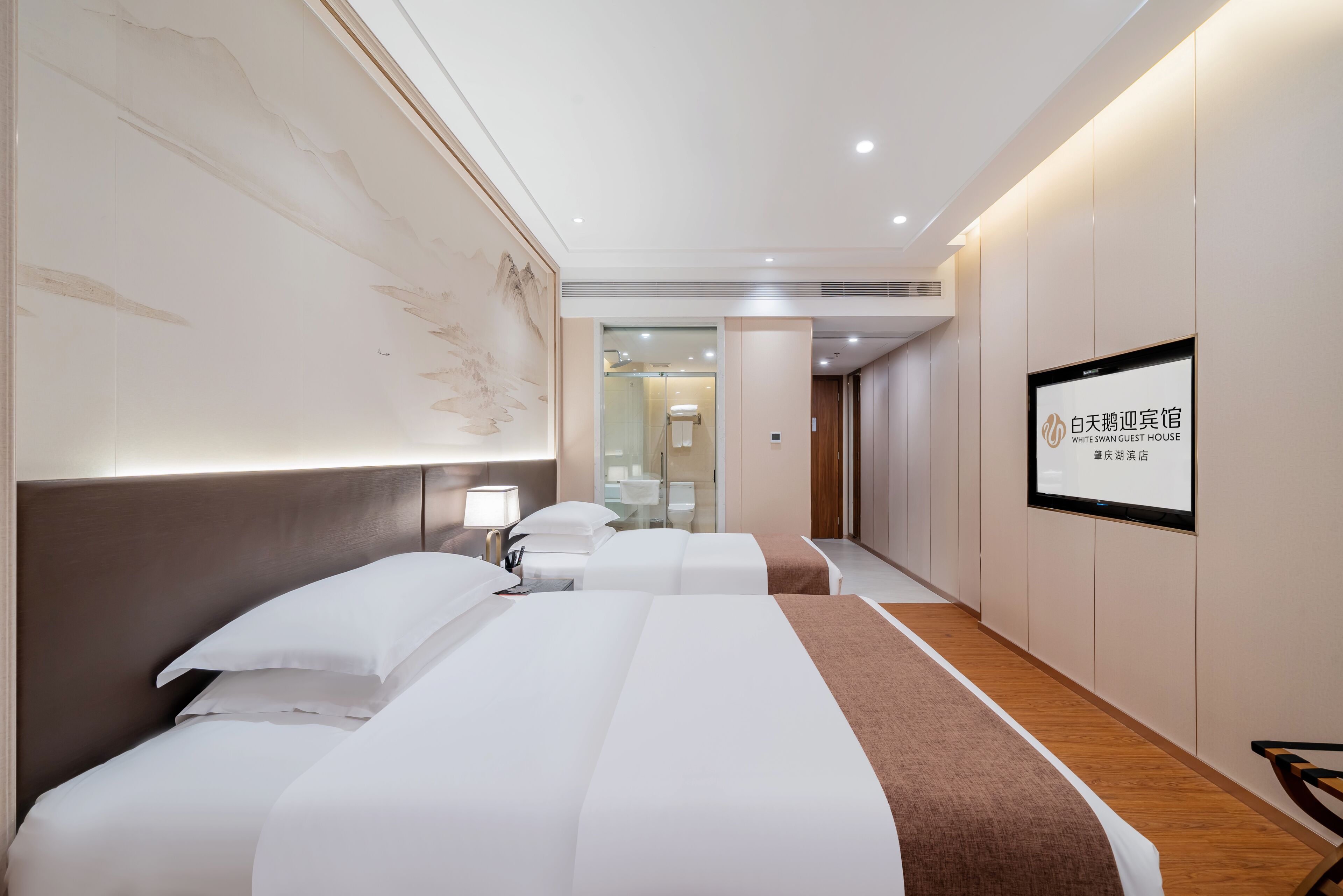 Premium bedding, down duvets, desk