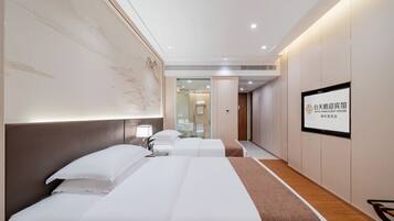 Premium bedding, down duvets, desk