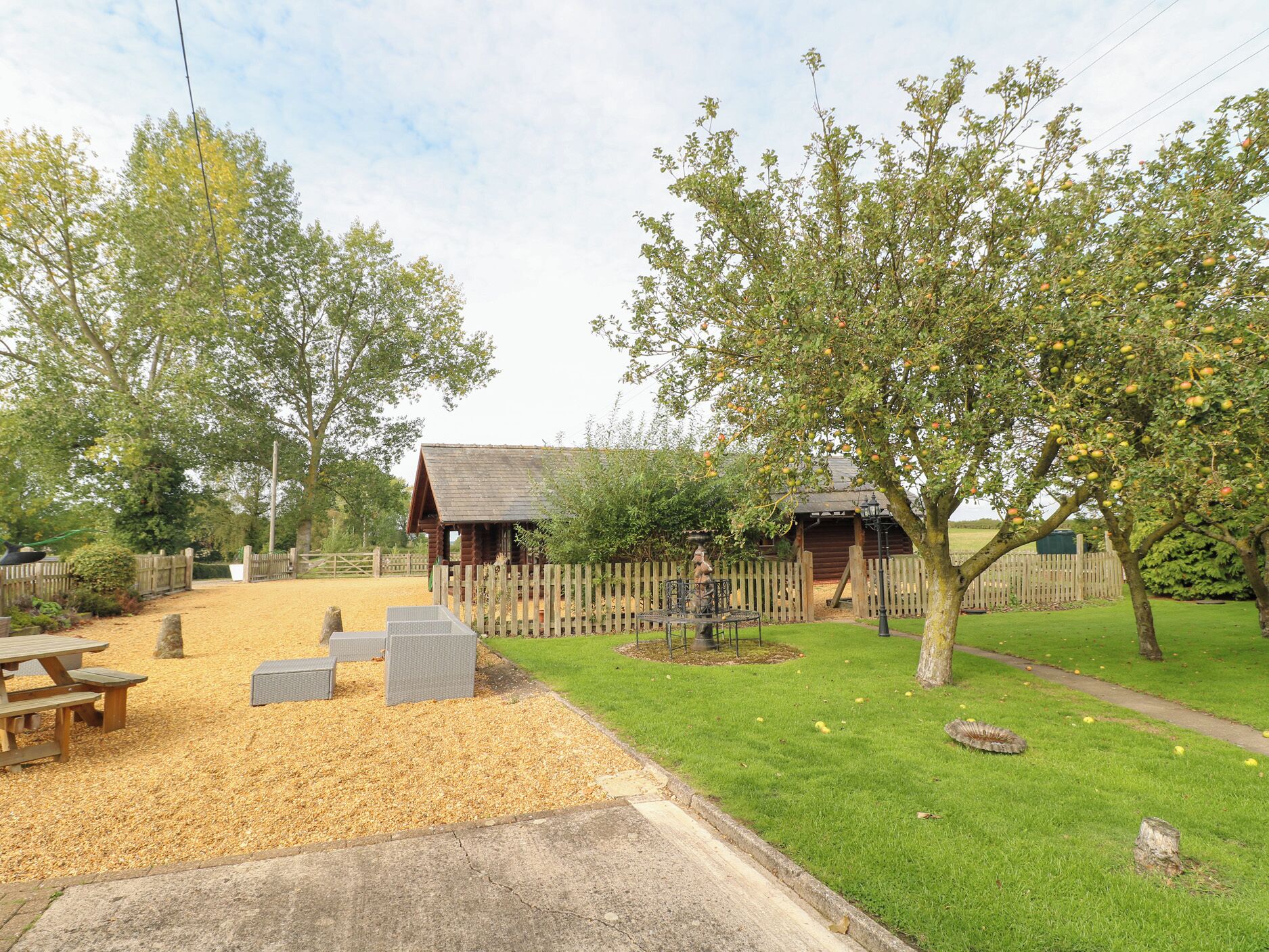 Cottage | Outdoor dining