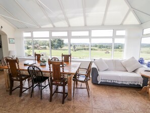 Living room - Far Coley Farm and Kilnhurst Log Cabin (Stafford)
