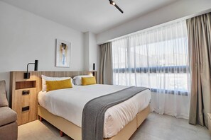 Iron/ironing board, free WiFi, bed sheets