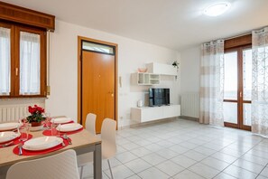 Dining - Cà Mastro Apt with parking and unique views! x6 (Tavullia)