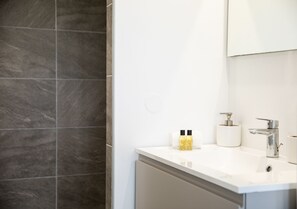 Luxury Apartment, 3 Bedrooms | Bathroom | Shower, free toiletries, hair dryer, towels - Le Domaine de l'Anse Mitan (Trois-Ilets)
