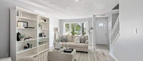 Casa geminada executiva, 3 quartos, para não fumantes, varanda | Área de estar | TV de tela plana 43 polegadas com canais a cabo, TV, Netflix