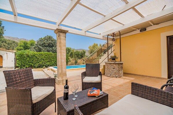 Terrace/patio - spacious villa, 5 minutes walking distance to the town. (IB)