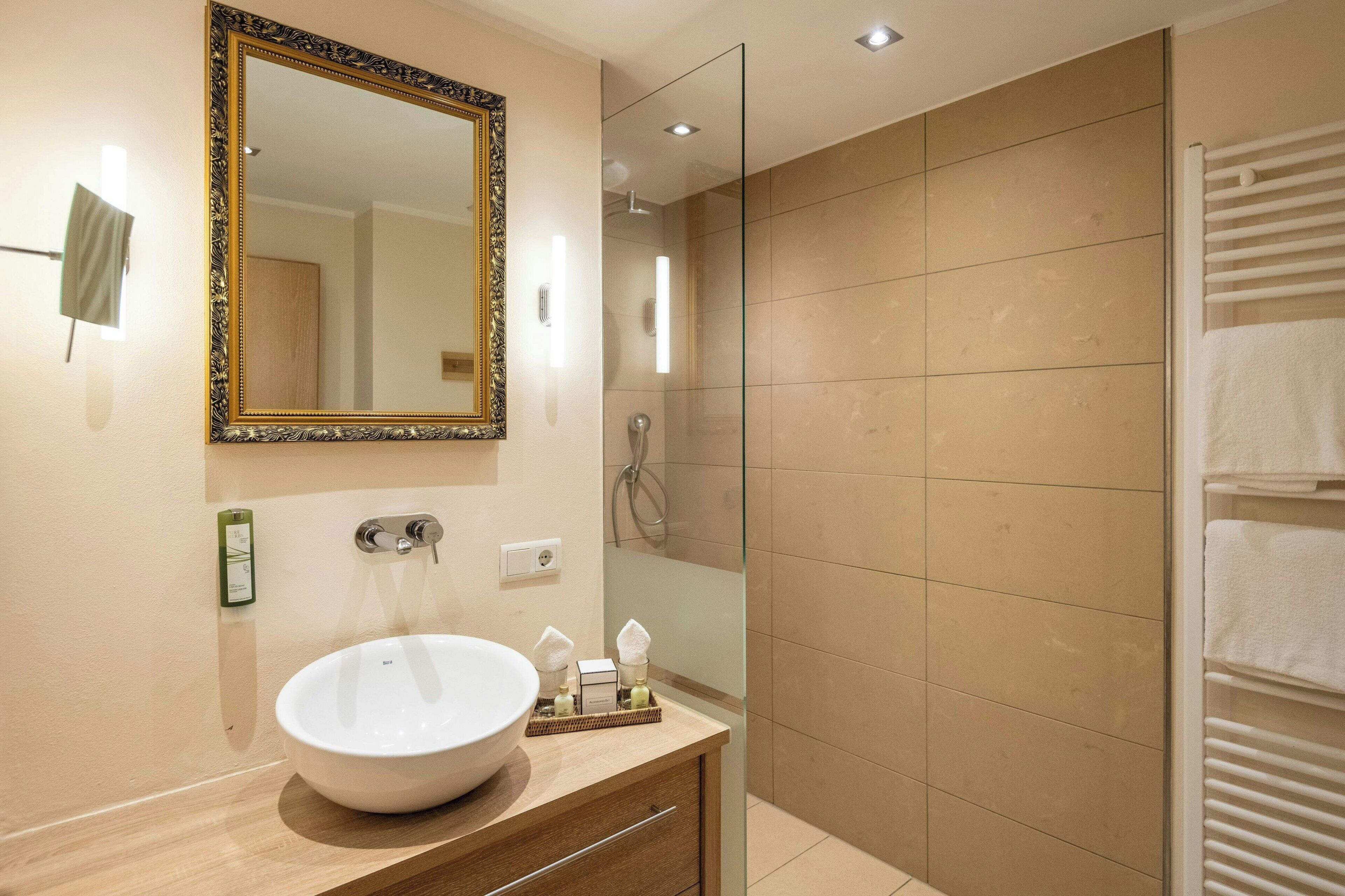 Free toiletries, slippers