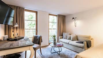 In-room safe, free WiFi, bed sheets