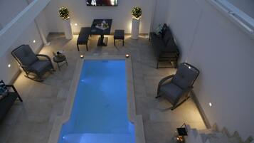 Piscine couverte, piscine extérieure