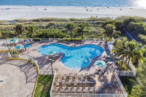 607S-Penthouse-Beach View,Top Floor, 2/2 on Beach