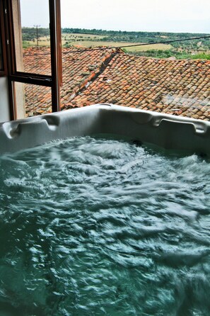 Indoor spa tub - Casa dos Poços (Figueira de Castelo Rodrigo)