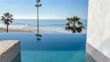 SWIM UP SUPERIOR | 1 bedroom, minibar, in-room safe, desk