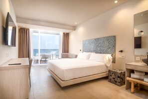 Chambre Double Signature | Minibar, coffres-forts dans les chambres, bureau