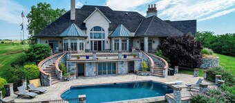 8 Mi to Dtwn: Expansive Estate in Gettysburg!