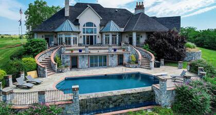 8 Mi to Dtwn: Expansive Estate in Gettysburg!