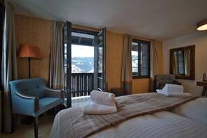 Deluxe Double Room | Hypo-allergenic bedding, free WiFi - Eiger View Alpine Lodge (Grindelwald)