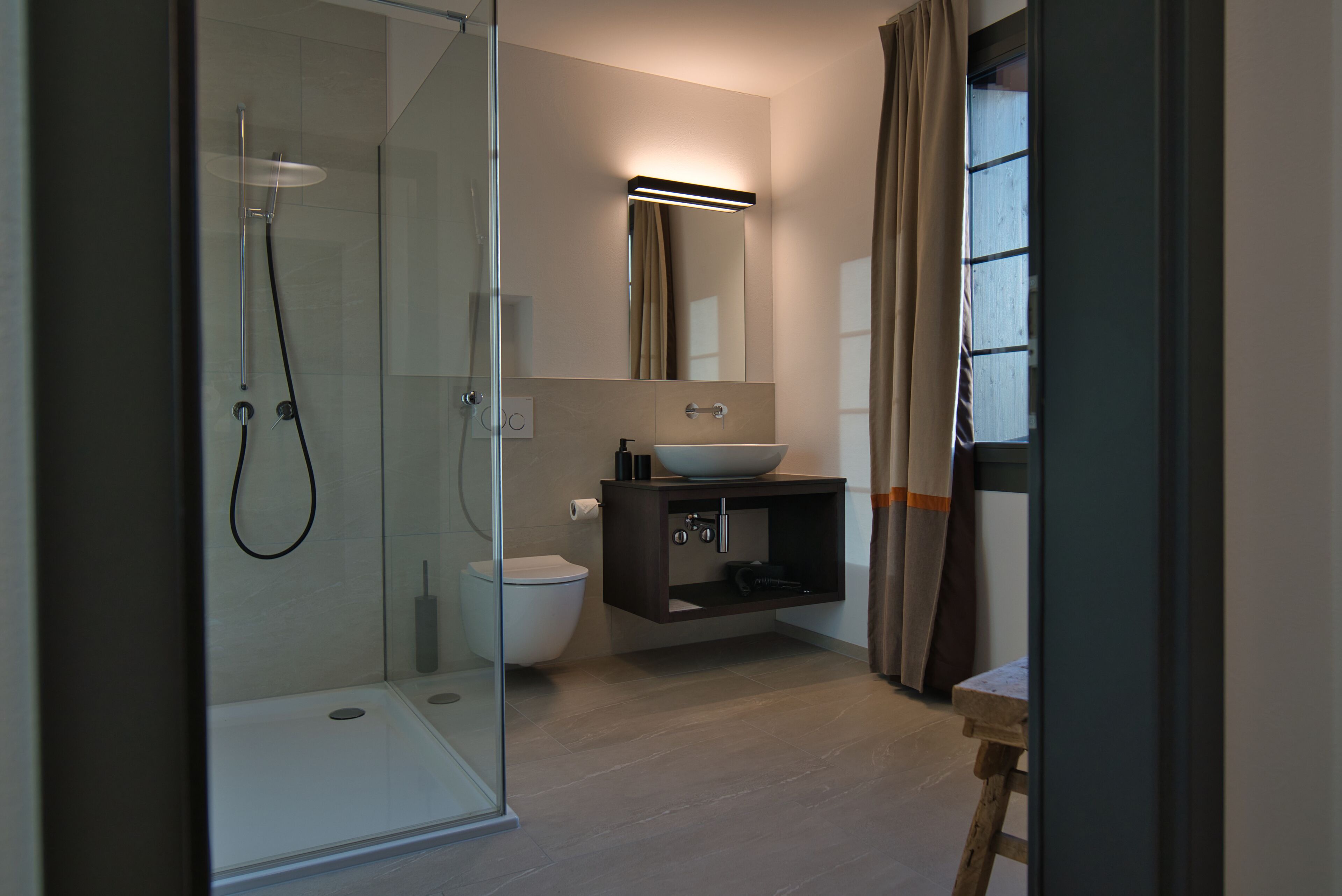 Panoramic Suite | Hypo-allergenic bedding, free WiFi