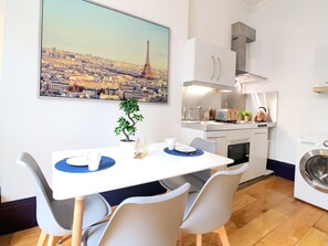 Comfort Apartment | Living area - Thames Residences Hyde Park (London)