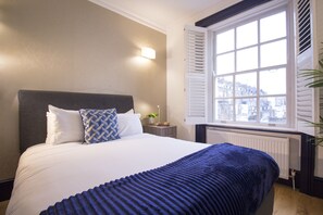 1 bedroom, Egyptian cotton sheets, premium bedding, desk - Thames Residences Hyde Park (London)