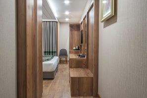 Habitación con 2 camas individuales | Ropa de cama de alta calidad, edredón y camas con efecto memoria