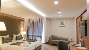 Deluxe Twin Room | Premium bedding, down comforters, memory foam beds, minibar