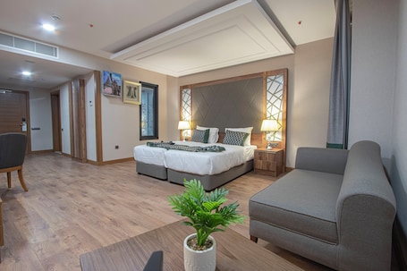 Deluxe Double Room. United Hotel International